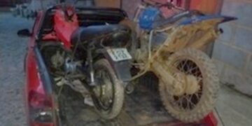 PM recupera motos furtadas e prende autores com drogas