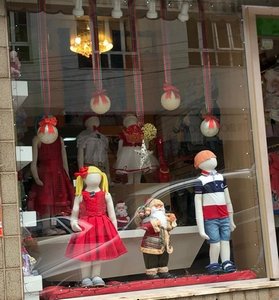 Concurso premiou vitrine mais bonita no Natal de Lafaiete