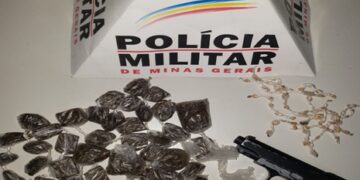 Menor é apreendido com drogas e simulacro de arma