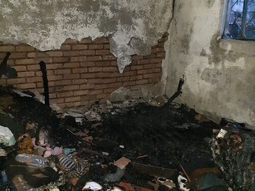 Casa pega fogo em Carandaí