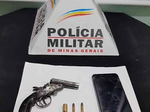 Menor é apreendido com revólver