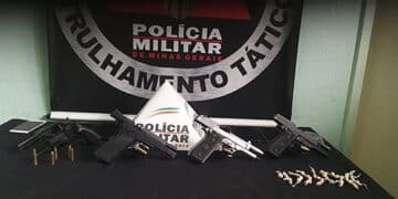 Polícia flagra festa com drogas, armas e menores de idade em Lafaiete