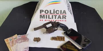PM cumpre mandado judicial e apreende arma em Lafaiete
