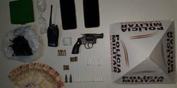 Três são presos por tráfico, porte ilegal de arma e consumo de drogas
