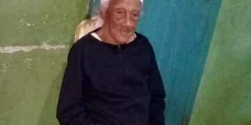 Idosa de 104 anos é vacinada contra a Covid-19