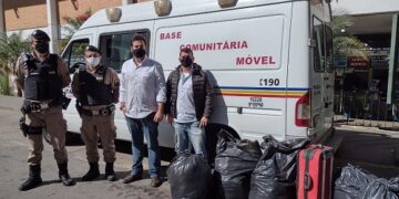 Polícia Militar realiza ação social para doar objetos esquecidos em terminal rodoviário