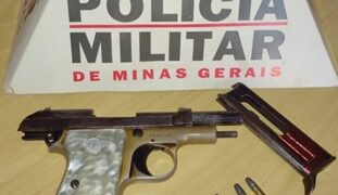 Homem é preso com armas e munições