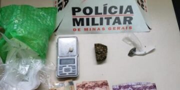 PM vai investigar homicídio, mas acaba prendendo amigo da vítima por suspeita de tráfico de drogas