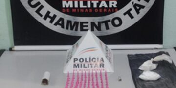 Homem é preso com 93 pinos de cocaína