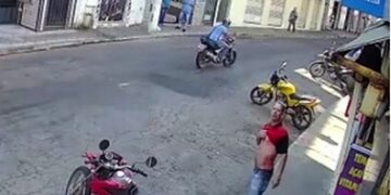 Comerciante é ferido durante assalto em Lafaiete