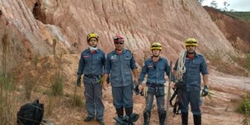 Ossada humana é encontrada em vala