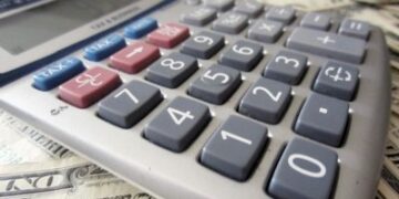 Brasileiro deve, em média, R$ 3,2 mil