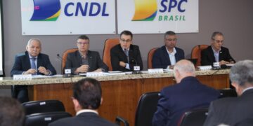 Reunião de diretoria da CNDL tem participação do presidente da  Frente Parlamentar Mista do Comércio