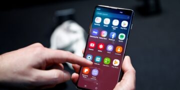 Mulher faz falsa comunicação de roubo de celular na polícia