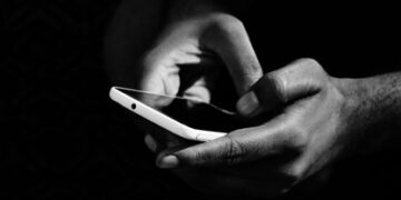 Uso excessivo do celular pode causar vício e problemas psicológicos