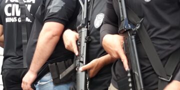 Operação das polícias Civil e Militar buscam prisão de criminosos nesta manhã