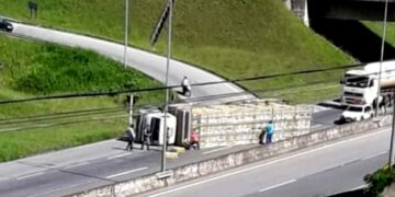 Acidente deixa trânsito lento na BR 040