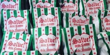 Entenda de onde vem a tradição de dar doces no Dia de Cosme e Damião