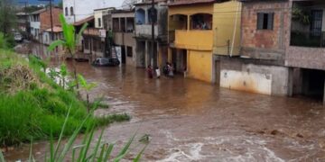 Temporal provoca alagamentos e transtornos  em Congonhas