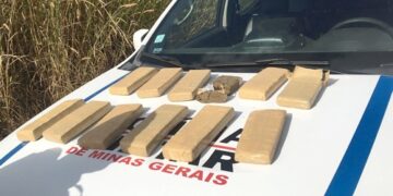 PM apreende grande quantidade de droga e prende traficantes