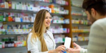 Biomédicos e farmacêuticos atuam no combate do COVID-19