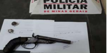 Dupla rouba celulares e é presa