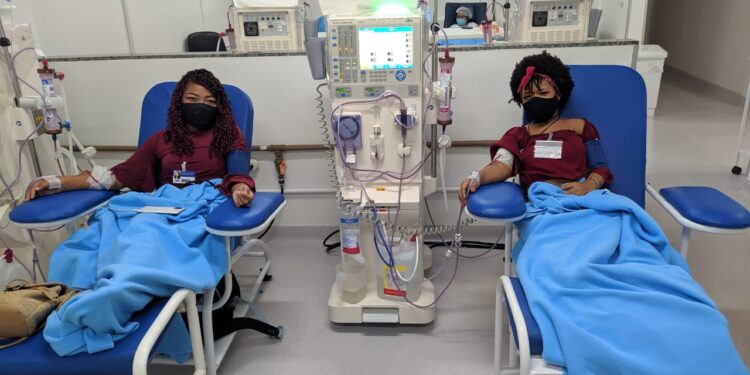 Amizade entre pacientes ajuda a superar a doença renal crônica