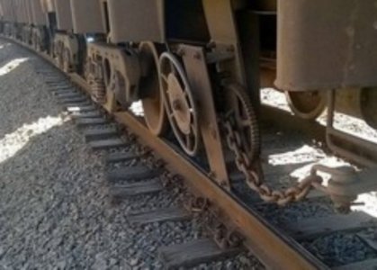 Mulher atropelada por trem foge da policlínica