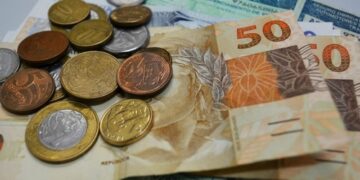 Só 9% dos brasileiros conseguem pagar despesas de início de ano com o que recebem