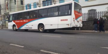 Grupo elabora petição contra aumento de passagem de transporte coletivo