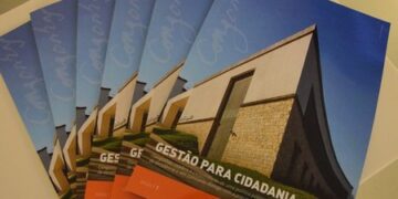 Governo presta contas a população com o lançamento da Revista Congonhas