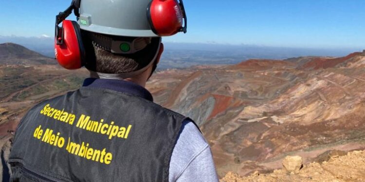 Força-tarefa requisita de mineradoras medidas de combate à poeira em Congonhas