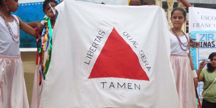 Abril Poético acontece em versão on line este ano