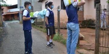 IBEEC e VSB  entregam cestas básicas para famílias de atendidos pelo projeto