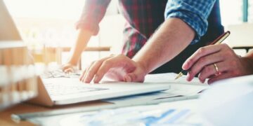 Profissionais graduados em todas as áreas contribuem no combate do COVID-19