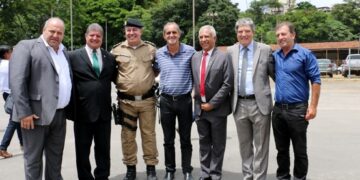 Prefeitos prestigiam solenidade de troca de comando do 31° BPM