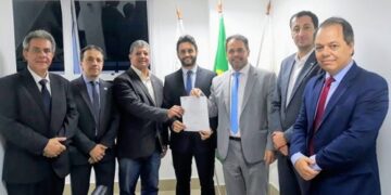 Deputado e prefeito buscam apoio do INDI para a implantação de novas empresas em Lafaiete