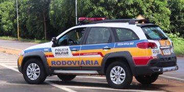 Polícia Rodoviária escolta transporte de carga superdimensionada na região