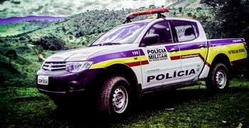 Irmãos idosos são flagrados com armas e munições. Um foge e outro é preso