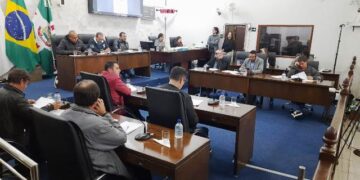 Pressão de servidores faz efeito e Câmara de Lafaiete trava projetos de interesse do Executivo