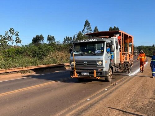 Manutenção de estrada provoca “pare e siga” em Congonhas
