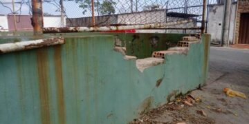 Praça do BNH precisa de reforma