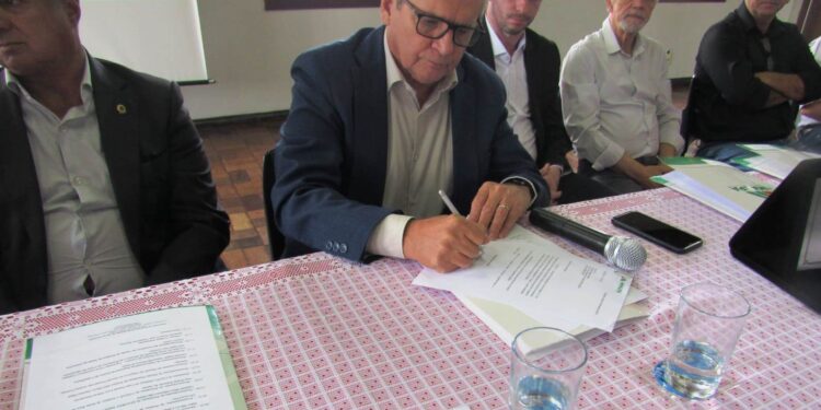 Via do minério e redução do FPM entram na pauta de discussão regional