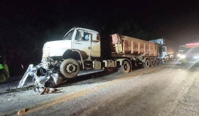 Acidente com quatros veículos deixa três mortos na BR 040