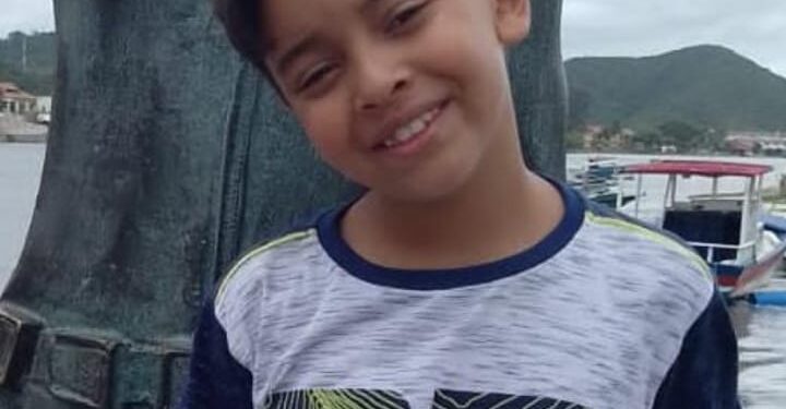 Criança de 10 anos morre engasgada
