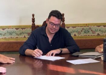 Prefeito assina termo de adesão de Lafaiete ao Pró-Mananciais