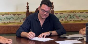 Prefeito assina termo de adesão de Lafaiete ao Pró-Mananciais