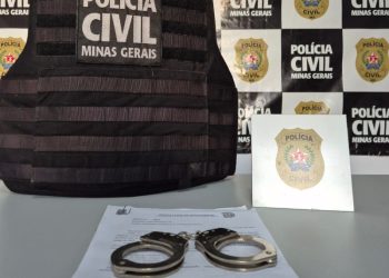 Preso homem que matou vítima na frente da companheira e de criança