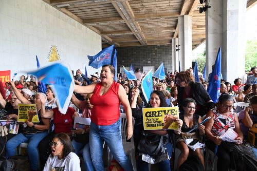 Servidores da educação estadual reivindicam 41,83% de reajuste