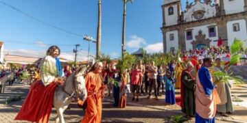Fé mobiliza milhares na abertura da Semana Santa